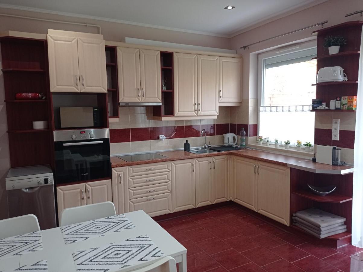 Budapest Airport Apartment Eksteriør bilde