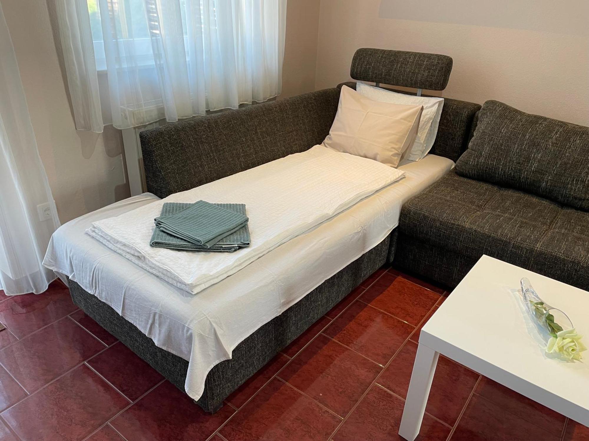 Budapest Airport Apartment Eksteriør bilde